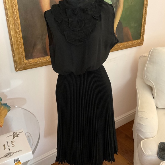 Prada dress - Picture 1 of 8